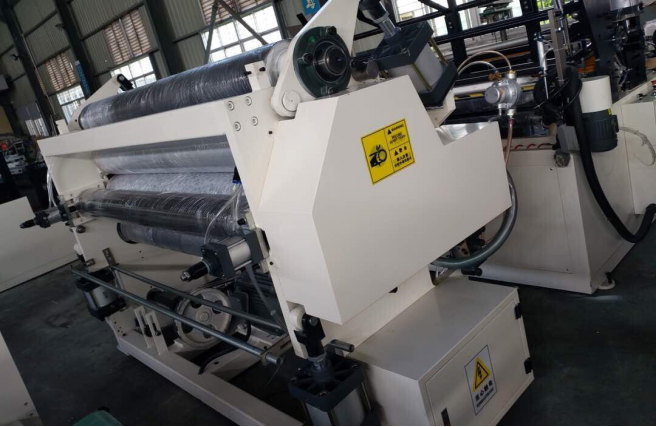 Papel higiénico el rebobinar del tablón del PLC que hace soportes de la máquina 7.5KW 2 9