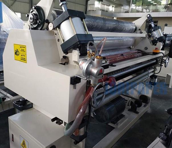 Papel higiénico el rebobinar del tablón del PLC que hace soportes de la máquina 7.5KW 2 10