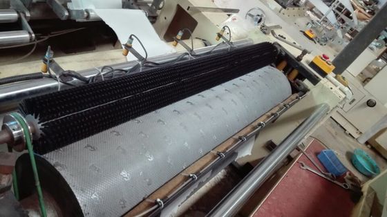 Ocho hojas/Min Automatic Napkin Making Machine del doblez 1000 del vacío