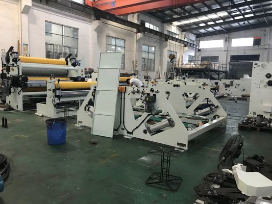El rollo enorme 380V perforó la máquina que rajaba de papel