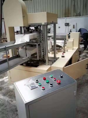 7.5KW 4 hojas/Min Automatic Napkin Making Machine del doblez 1000