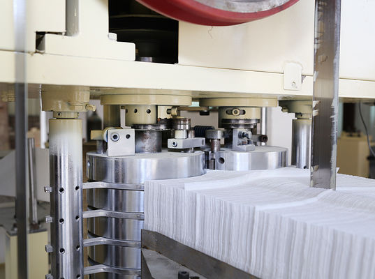 Servilleta de papel seda de grabación en relieve de la laminación 330m m que hace la máquina
