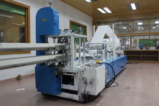 La cubierta 2 laminó la máquina del plegamiento de la servilleta de la impresión en color 5.5KW
